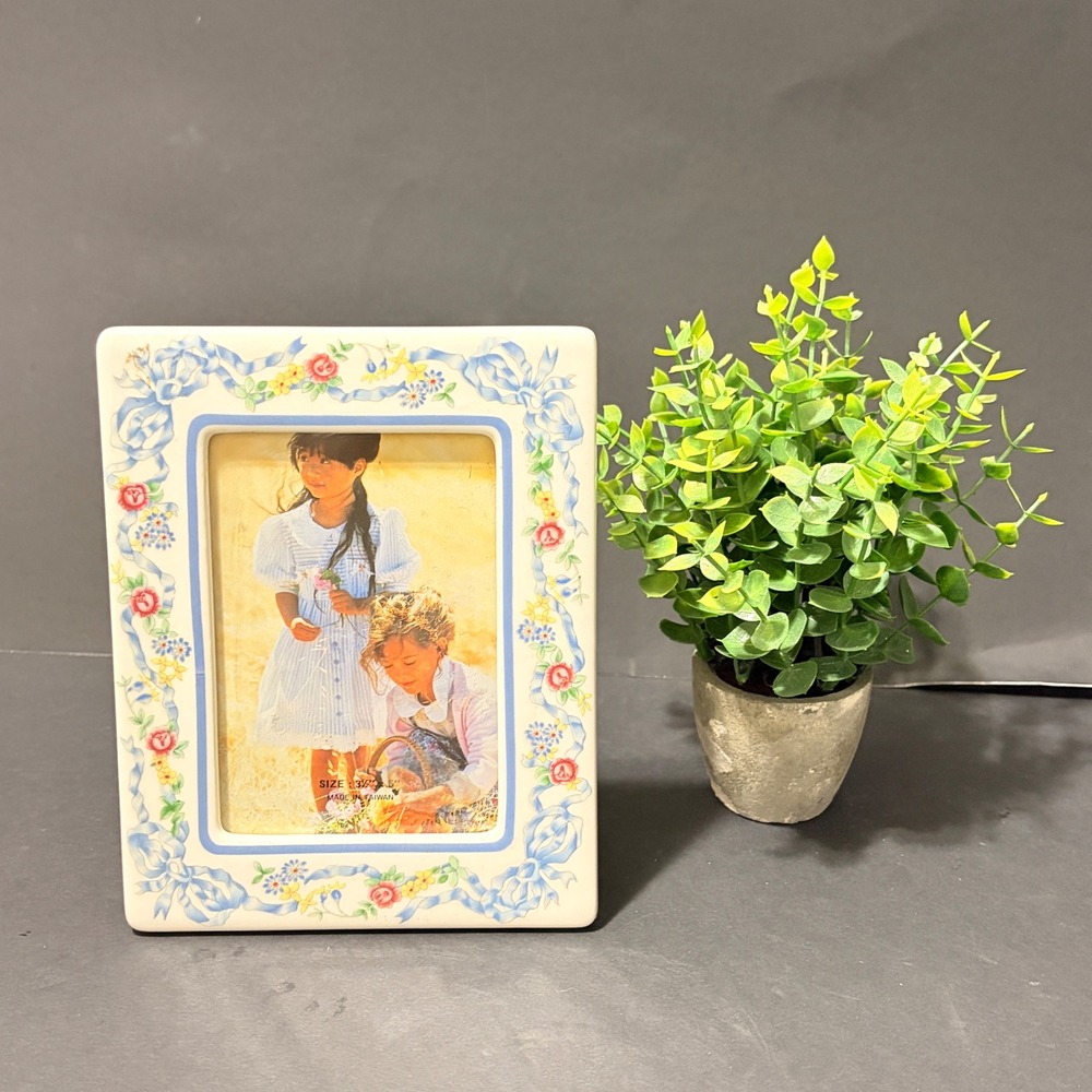 Vtg White Ceramic Floral Ribbon Picture Frame 3.5x5 Cottagecore Blue Bows